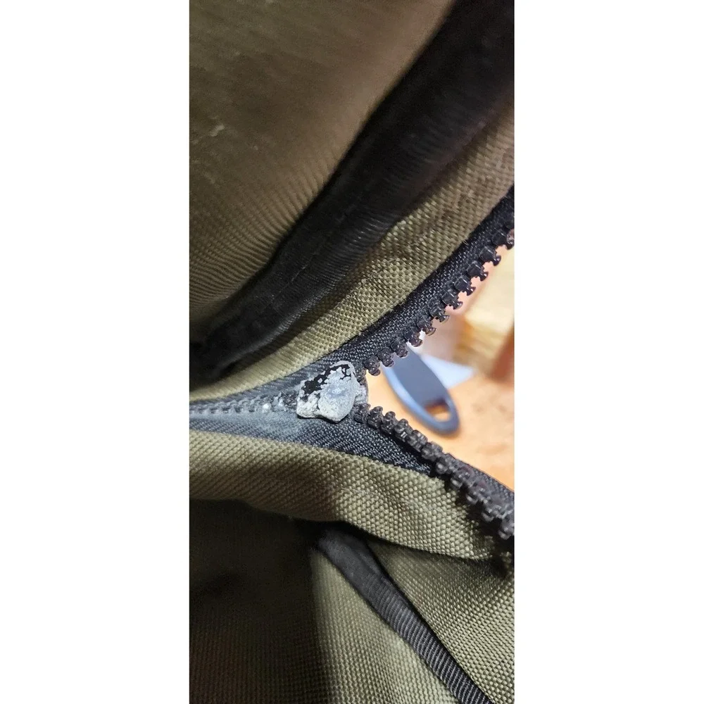 Vintage Yak Pak x Vexed Generation Crossbody Sling Bag Olive Green zipper damage